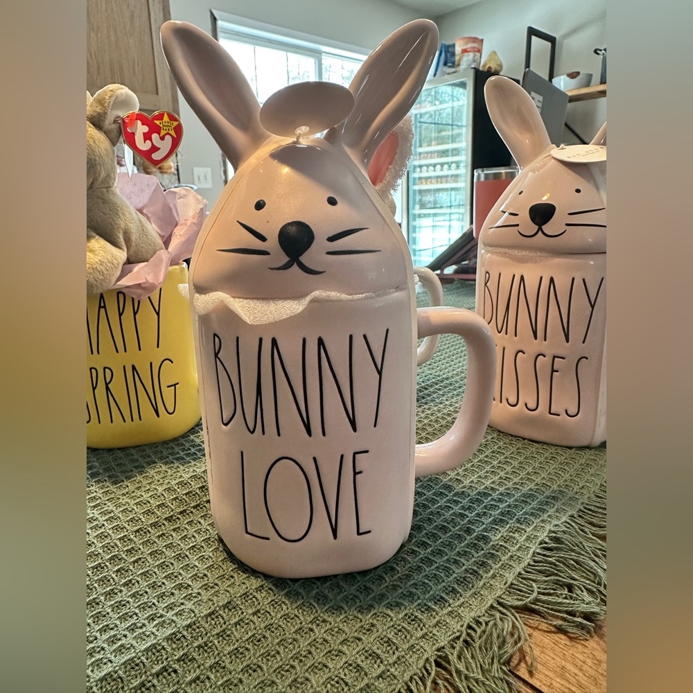 Rae Dunn NWT BUNNY LOVE Mug with Bunny Topper 🐰
